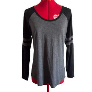 SM122 Gray and Black Fitted Raglan Long Sleeve Tee